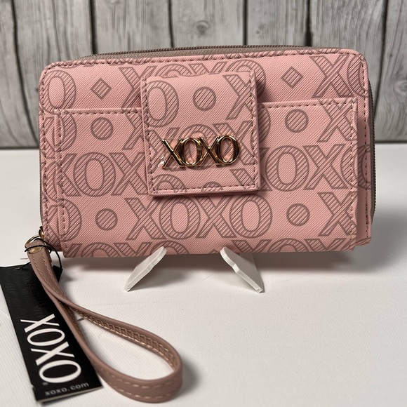 XOXO Handbags - XOXO Pink Logo Wallet Clutch Wristlet NWT
